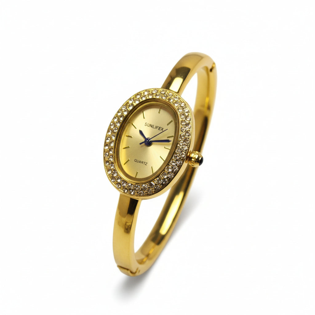 Reloj elegante de mujer AriasCreative con diseño ovalado y pulsera de aleación, adornado con cristales brillantes.