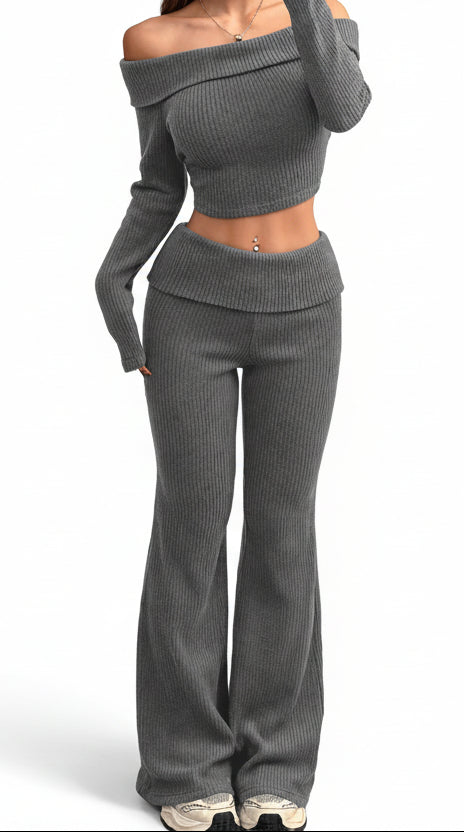 Conjunto de camiseta de manga larga y pantalones acampanados de color sólido para mujer con hombros descubiertos - ariascreative