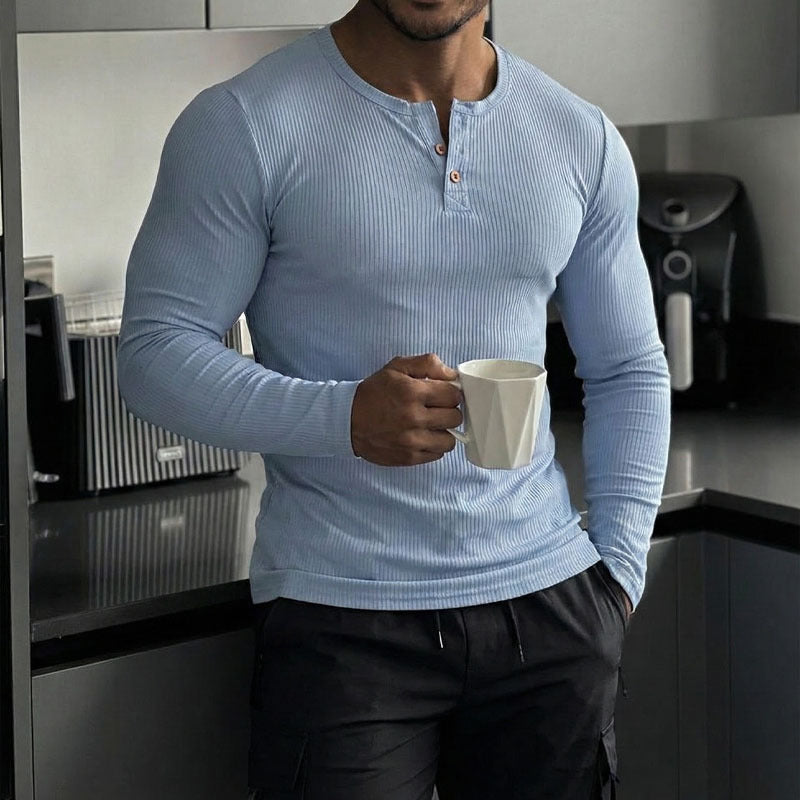 Camiseta urbana para hombre AriasCreative, en nylon Lige, diseño moderno y casual, con detalles de estilo urbano.