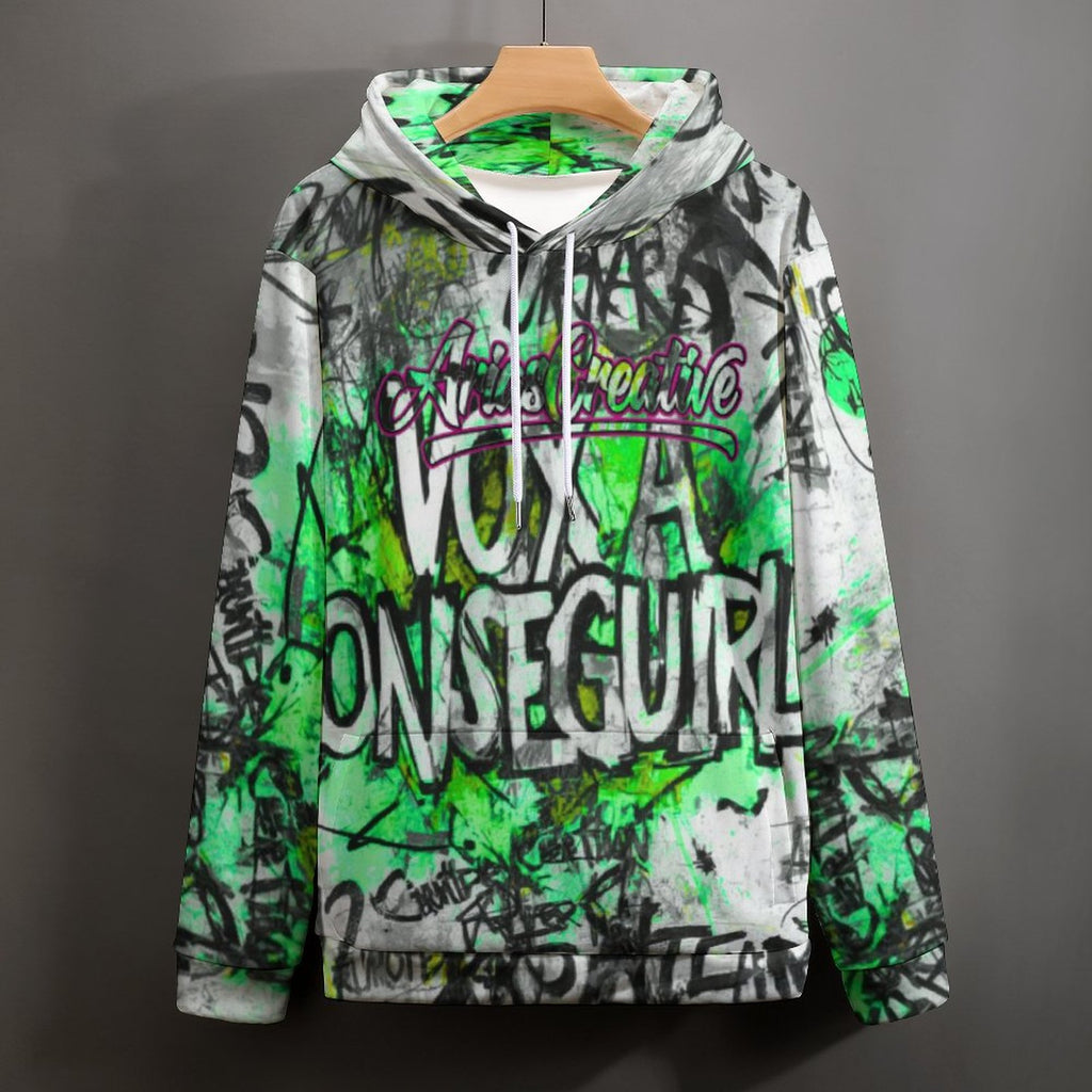 Sudadera verde para hombre de AriasCreative™ con capucha doble y diseño all-over print, estilo streetwear premium.