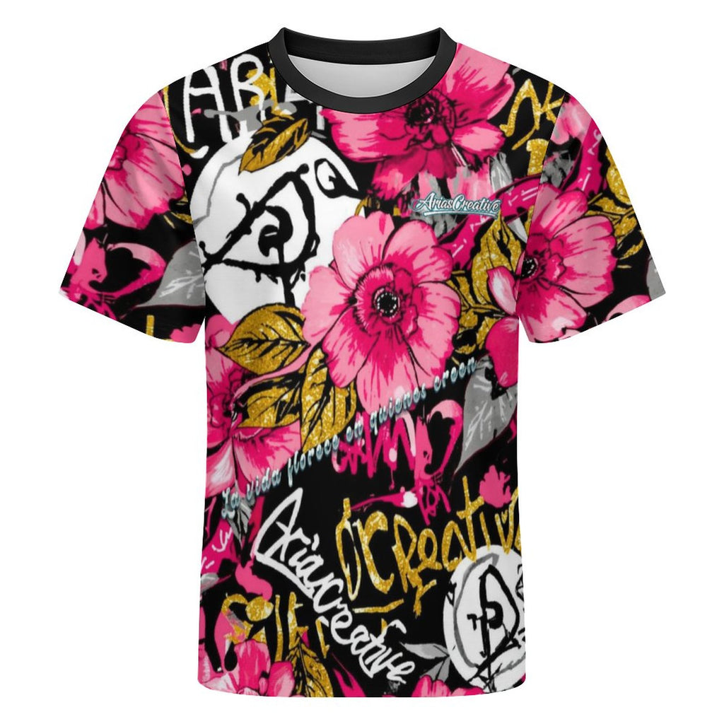 Camiseta manga corta Urban Bloom de AriasCreative con diseño floral y mensaje "Cultiva amor, cosecha felicidad" en color vibrante