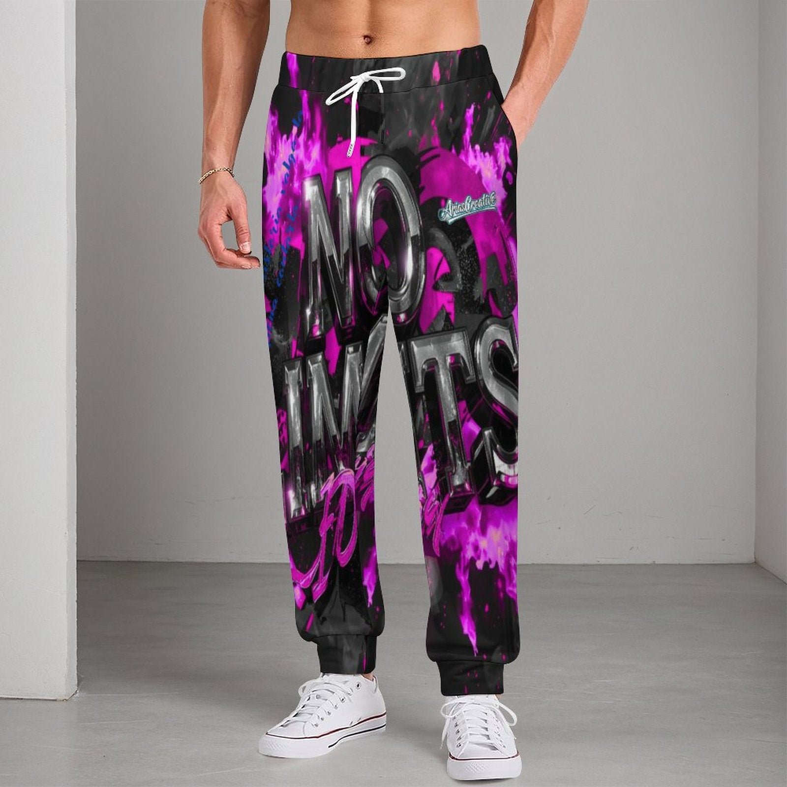 Pantalón jogger streetwear AriasCreative en rosa, negro y gris, con diseño all-over print, ideal para hombres.