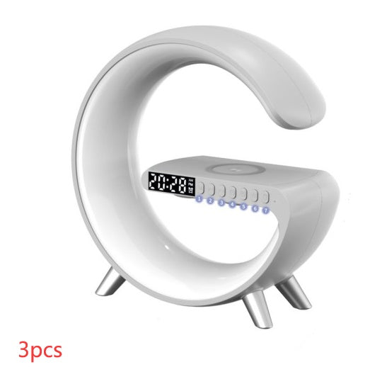 Lámpara LED inteligente en forma de G de AriasCreative con altavoz Bluetooth, carga inalámbrica y luz RGB para dormitorio y escritorio.
