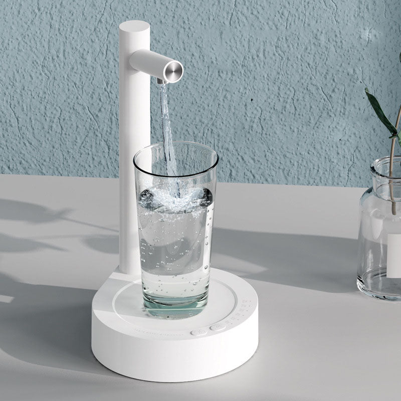 Dispensador eléctrico de agua AriasCreative con bomba recargable USB para botellas de agua, portátil y fácil de usar en hogar y oficina.
