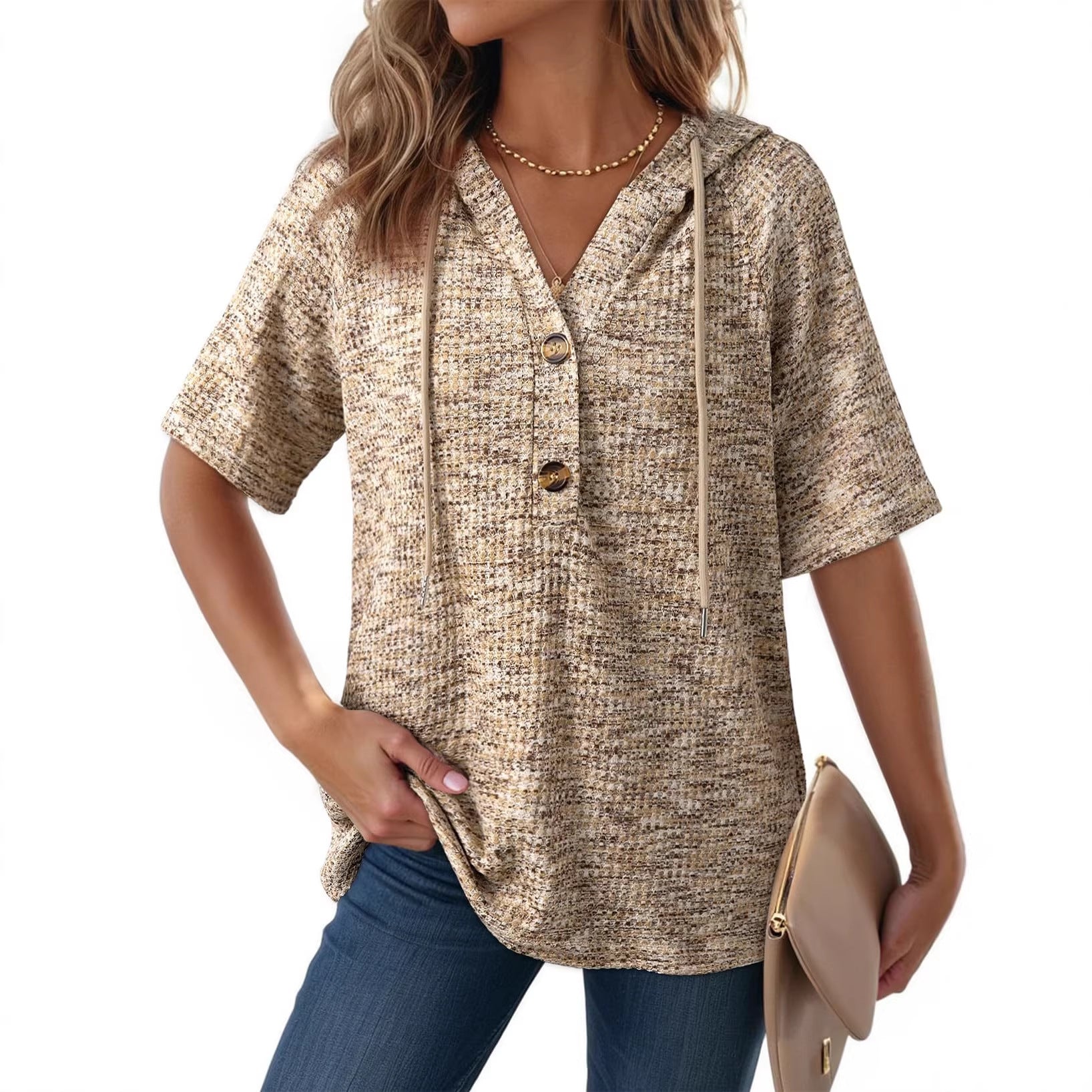 Camiseta con capucha de punto gofre AriasCreative con botones, estilo casual y elegante, en tejido de textura suave y moderna.