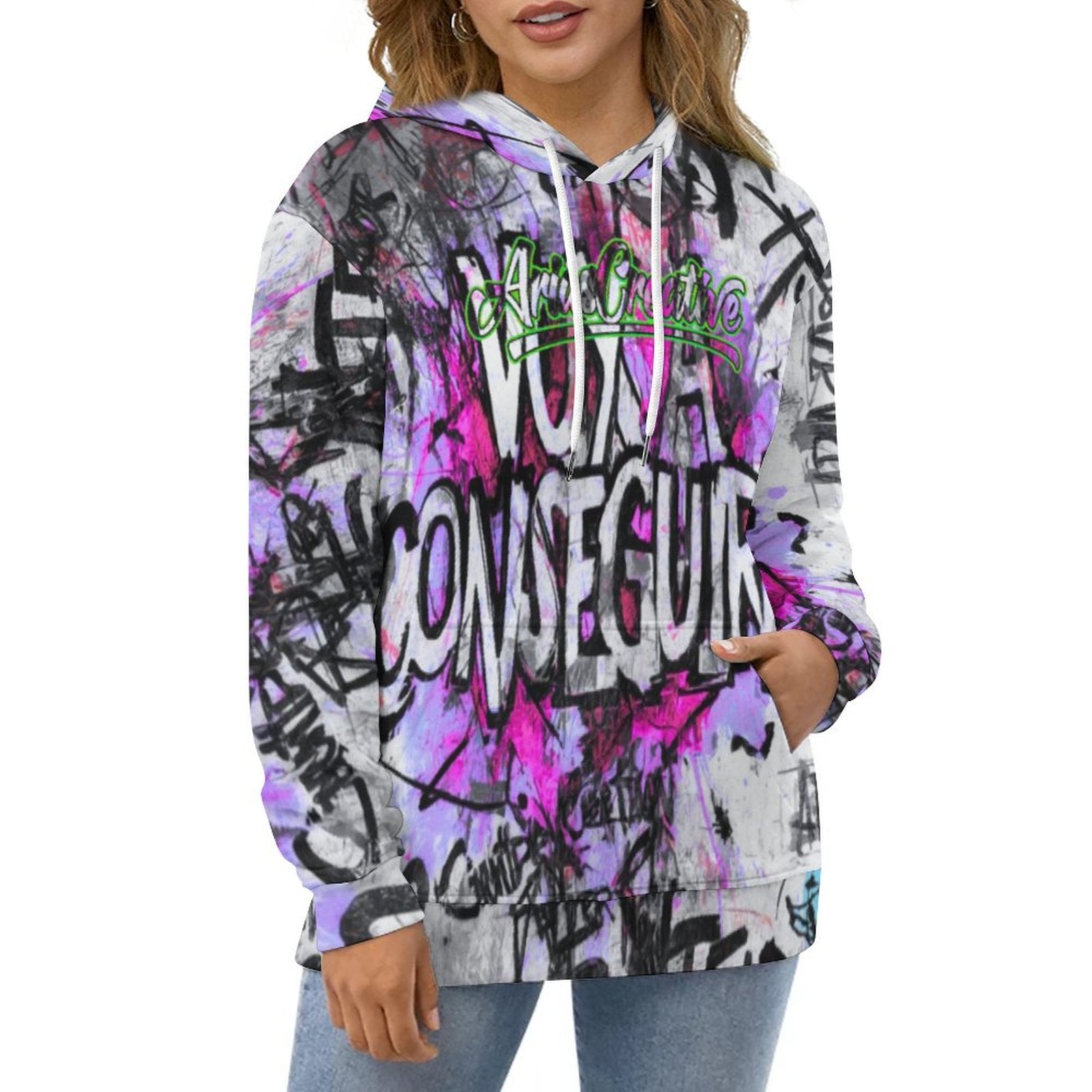 Hombre con sudadera con capucha Graffiti de AriasCreative™ en diseño All Over Print de Street Cat Luxury Streetwear.